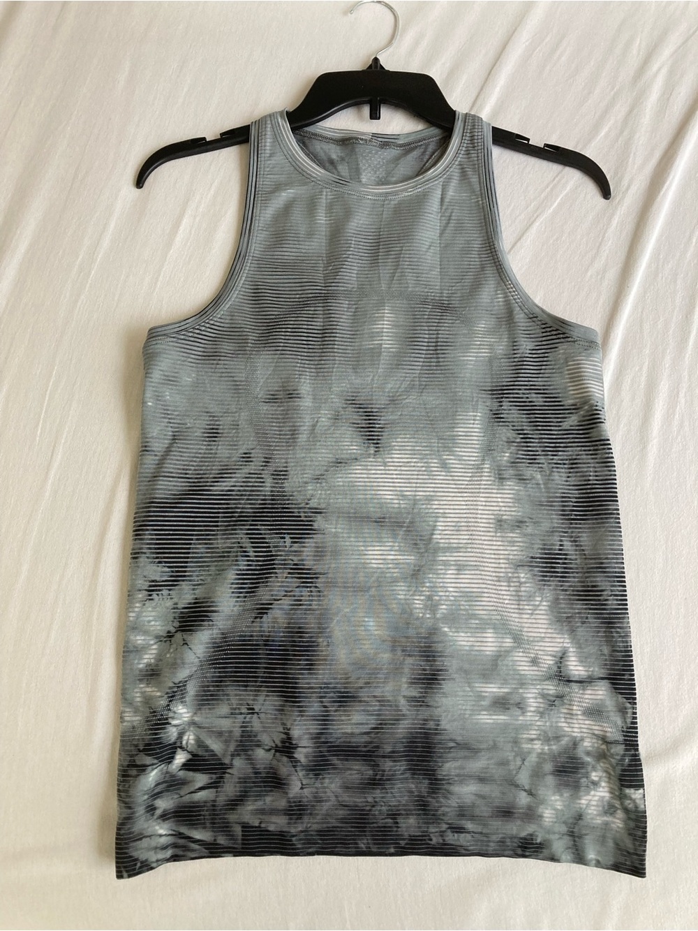 Lululemon Swiftly Racerback High Neck tank top Shibori Wash Sz 6
